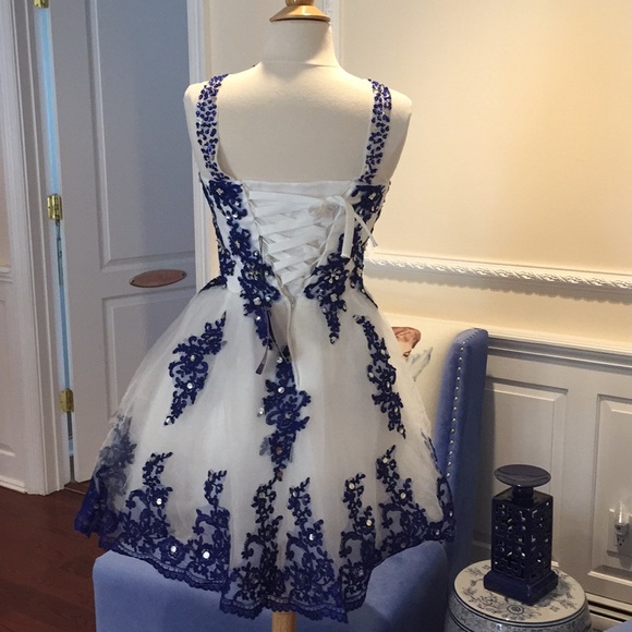 Internationally Designed Unique Item Blue Swan! - Picture 3 of 4
